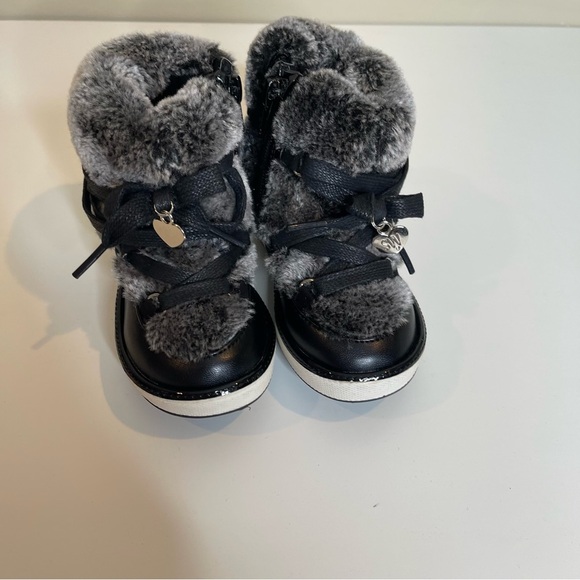 Stuart Weitzman Kids  Ariana Snow Boot - Picture 11 of 11